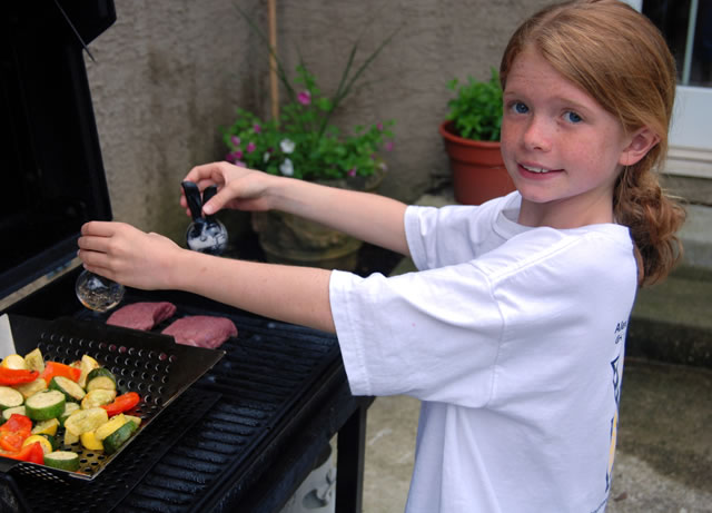 Teaching Your Kids to Grill and Barbecue