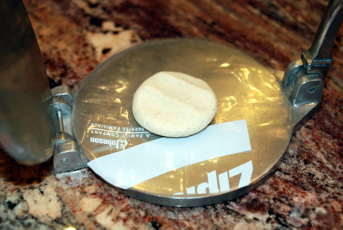 Tortilla Press with Mass Ball